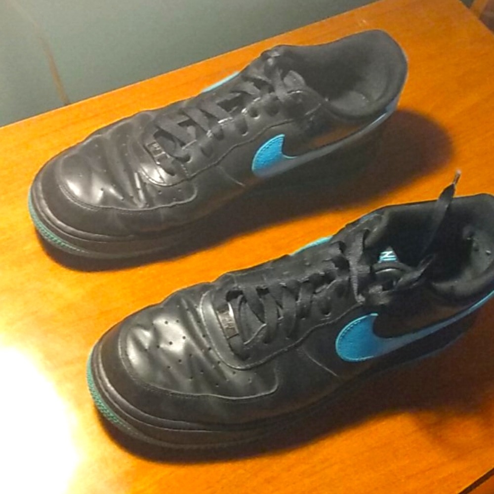 Black and blue nike AF1